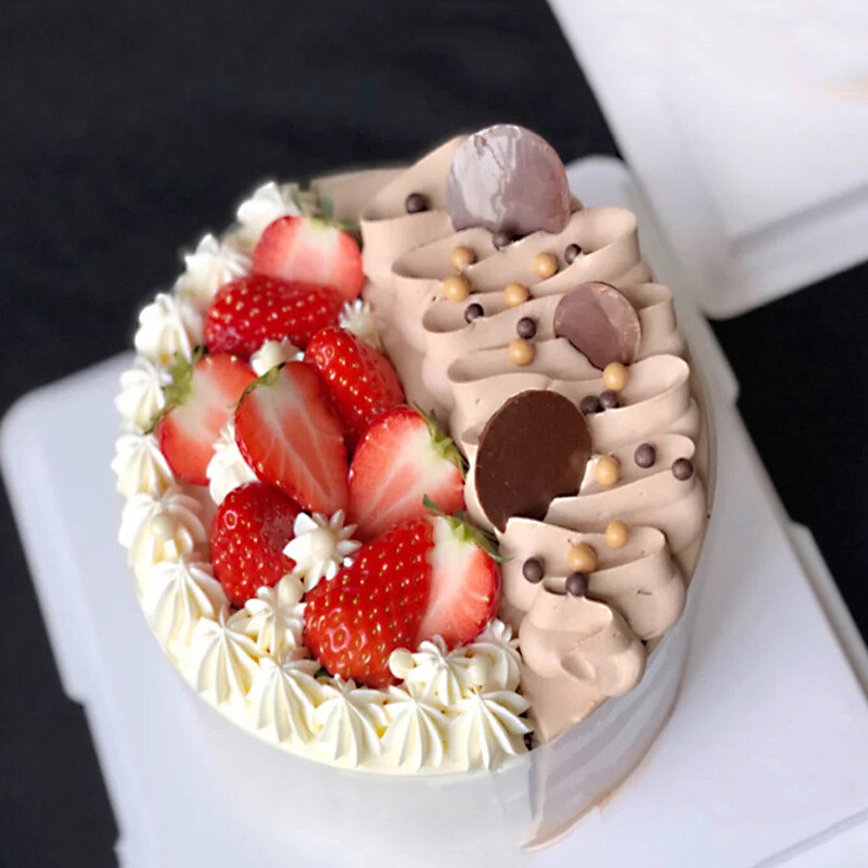 巧克力+草莓双拼蛋糕（动物奶油）